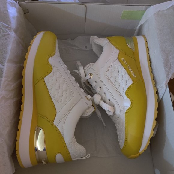 Michael Kors Wilma Trainer MK EMB Faux Leather Micro Women Shoes Size 6.5 - Picture 1 of 14